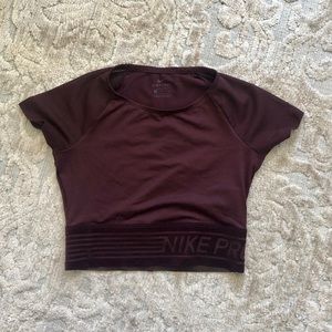 Nike Pro Athletic Crop Top